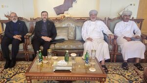 سفر غریب‌آبادی به مسقط و رایزنی درباره تنگه هرمز