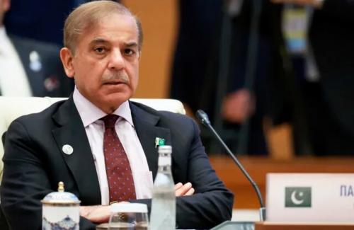  حضور هیات پاکستانی در مراسم تشییع رهبر شهید 