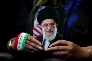 حضور یک مقام ارشد چین در مراسم تشییع رهبر شهید