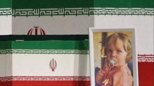 در شکوه وداع؛ تابوت کوچک «زهرا» نقاب از چهره کودک‌کش‌ مدعیان حقوق بشر برمی‌دارد+عکس