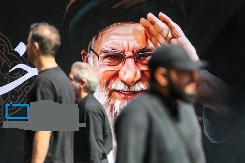 عکس نوشت رسانه رهبرمعظم انقلاب با مضمون" آن مشتِ گره کرده..." +عکس