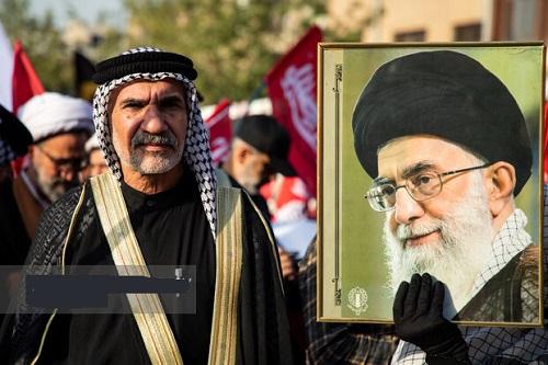 فیلم/ شعرخوانی عراقی ها در جوار پیکر مطهر رهبر شهید