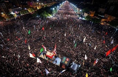 صحن پیامبرحرم مطهر مملو از دلباختگان رهبر شهید