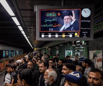 قاب‌هایی از تشییع تاریخی رهبر شهید انقلاب در مشهد