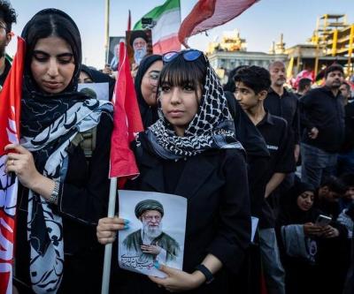 قاب‌هایی از تشییع تاریخی رهبر شهید انقلاب در مشهد