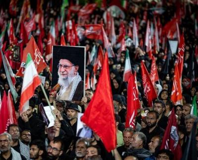 قاب‌هایی از تشییع تاریخی رهبر شهید انقلاب در مشهد