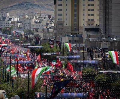 قاب‌هایی از تشییع تاریخی رهبر شهید انقلاب در مشهد