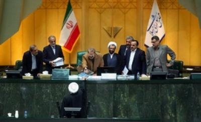 عکس/ تقدیم لایحه بودجه 96 به مجلس شورای اسلامی