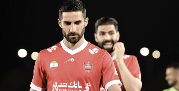 مدافع مدنظر پرسپولیس به ایران برنگشته 