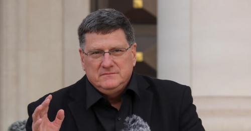 ایران بدون سلاح هسته‌ای دو قدرت اتمی را شکست داد