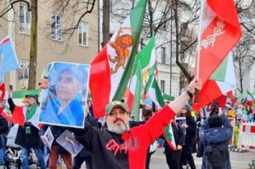 رصد تحرکات مریم رجوی در ایتالیا توسط یک باند گنگستری! / تقاطع‌گیری منافقین با سلطنت‌طلبان پس از شکست در میدان+ عکس