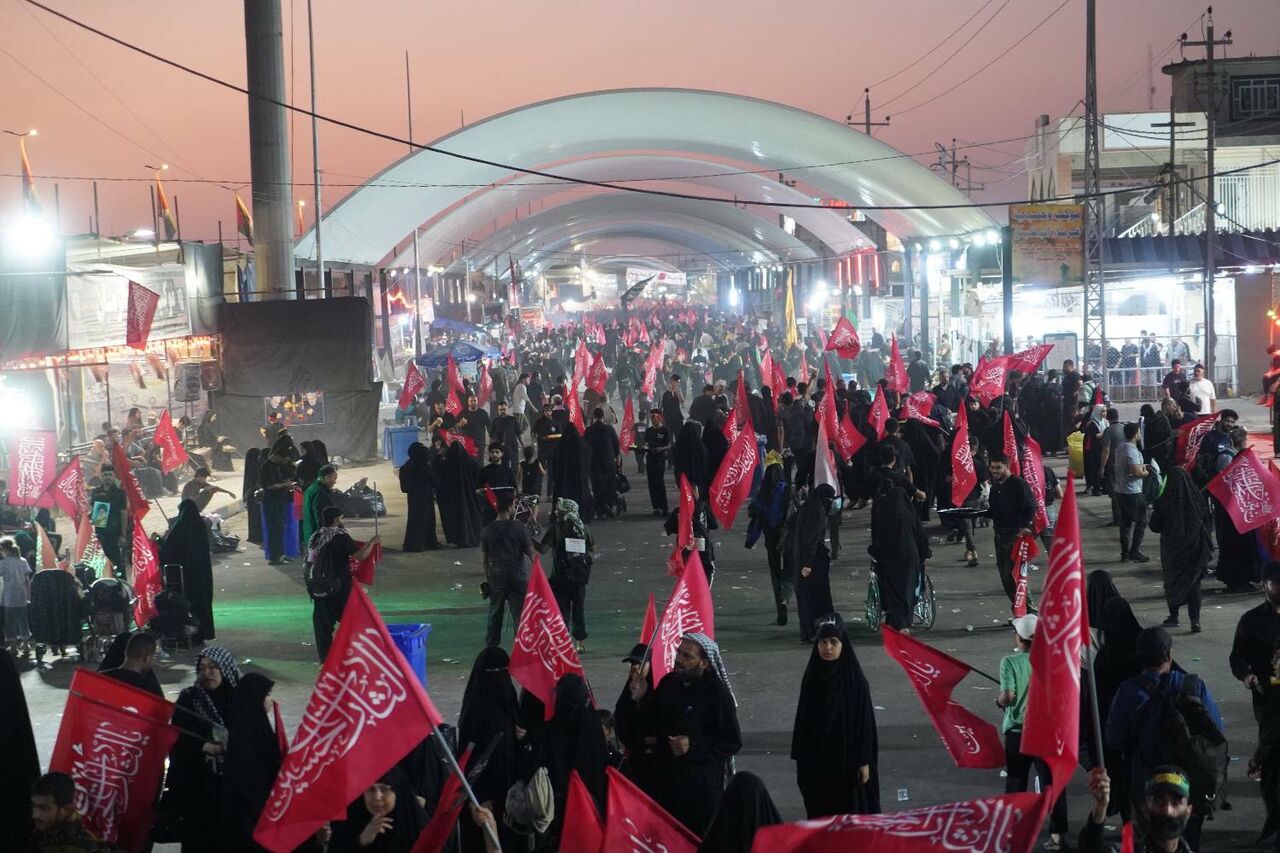 تهرانی‌ها در مسیر اربعین/ مادران شهدای میناب در موکب‌ «مادر و کودک»