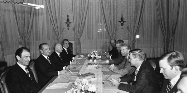 آمریکا: پشتیبانی بی‌قید و شرط ما از پهلوی تمام شد+عکس