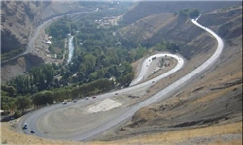 ترافیک روان در اغلب جاده‌‌های کشور/ انسداد محورهای شمشک-دیزین و پونل-خلخال به دلیل بارش برف