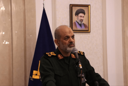 رزمندگان اسلام مسلح ترین ارتش را به زانو در آورد