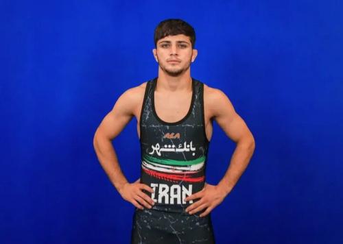  اولین مدال طلای کشتی فرنگی جوانان دشت شد/ کشتی‌گیر ایران ضربه فنی شد!