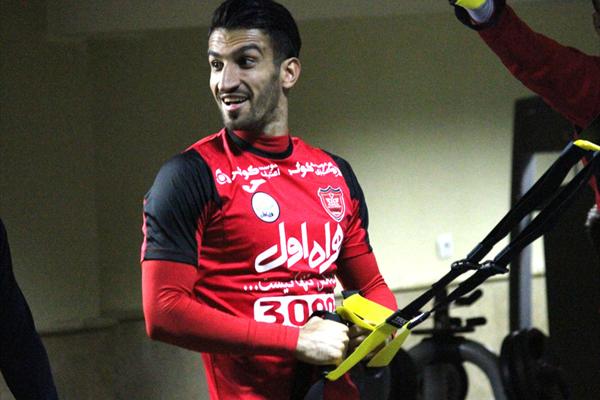 من هم نمی توانم جلو خودم را بگیرم/نوراللهی برای رفتنم از پرسپولیس گریه کرد 