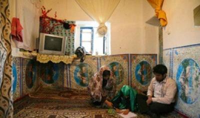 عکس/شفای دختر 11 ساله در پیاده روی زائران امام رضا(ع)
