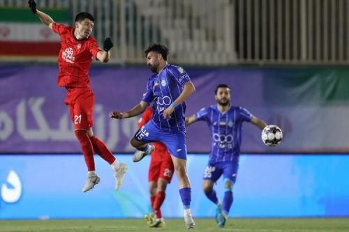 تنها تفاوت حضور تراکتور و استقلال