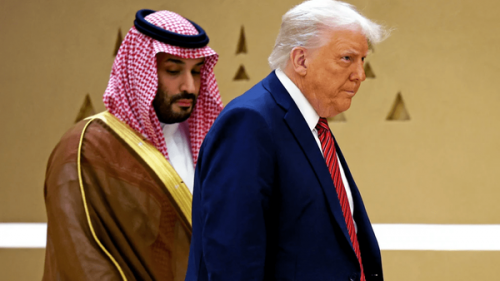  دستِ بسته ریاض و پشتی که خالی است