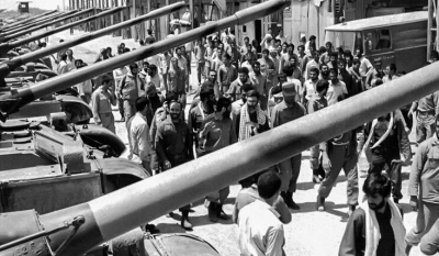  رهبر شهید انقلاب در لباس رزم  / عکس