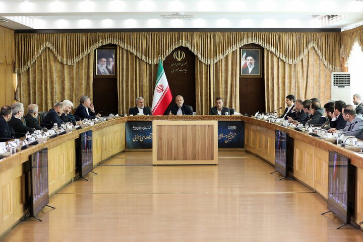 به‌هیچ‌وجه به دشمن حسن ظن نداریم/پیمان ببندیم، مردانه بر آن خواهیم ایستاد