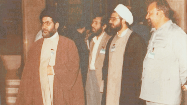 از مجمع عقلا تا رفراندوم؛ اصرار روحانی به تکرار یک اشتباه + عکس