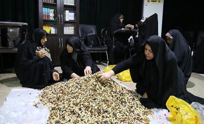 عکس/ بسته بندی هدایای مدافعان حرم 
