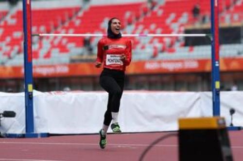 دیسکالیفه شدن دختر دونده ایران قانونی بود