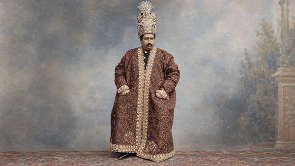 تاج‌گذاری شاه بدون حضور نمایندگان مجلس+عکس