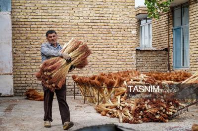 جاروبافی سنتی در روستای ملا حسن