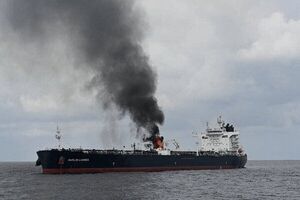 هدف قرار گرفتن یک نفتکش در تنگه هرمز