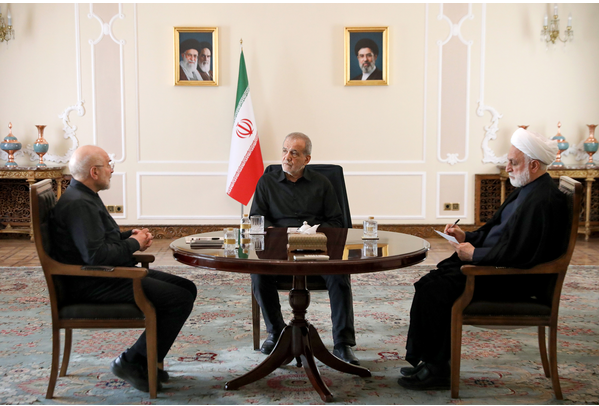 سران محترم سه قوه، لطفاً خودتان بخوانید!