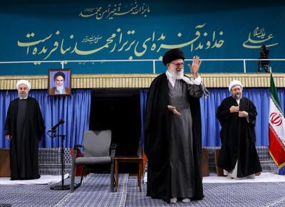 عکس/ دیدار رهبر انقلاب با مسئولان نظام و میهمانان کنفرانس وحدت اسلامى‌