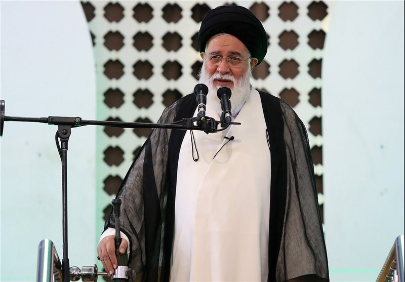 آیت‌الله علم‌الهدی: رکود، بیکاری و گرانی مردم را محاصره کرده/ پول نفتی که فروختید چه شد؟ 