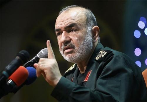  حصر سران فتنه کوچک‌ترین اقدام نظام در برابر آنهاست/ خیانت سران فتنه خطرناک، ویرانگر و نابخشودنی است 