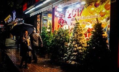 عکس/ خرید سال نو میلادی در تهران 