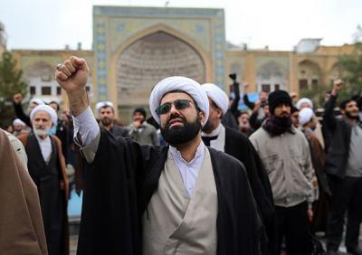 عکس/ تجمع حوزویان در گرامیداشت حماسه 9 دی 