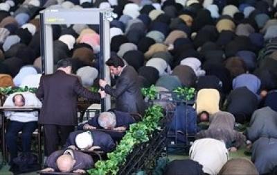 عکس/ نماز جمعه دهم تهران به امامت آیت‌الله موحدی‌کرمانی