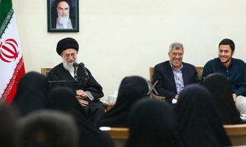 فیلم/ رهبر انقلاب: از آن‌هایی‌ که هر روز یک‌جور هستند، باید پرهیز کرد