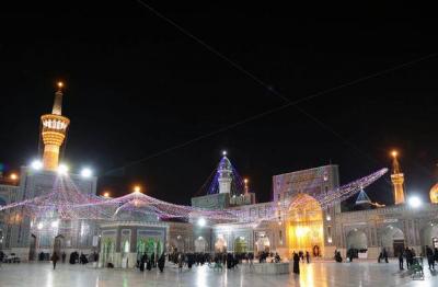 عکس/ حال و هوای شب میلاد امام حسن عسکری(ع) در حرم رضوی 