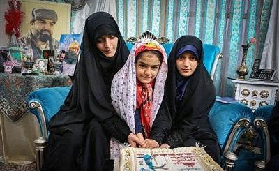 عکس/ شهید جاویدالاثر مرتضی کریمی و جشن تولدش