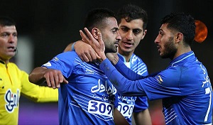 پس ازبردقاطعانه استقلال:رونمایی منصوریان از سومین خرید جنجالی استقلال/بمب جنجالی منصوریان در ورزشگاه ابادان منفجرشد/سوپرایزه ویژه علیمنصور به هوادران