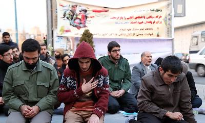 عکس/ قدردانی بسیج امام صادق از آتش نشانان پلاسکو 