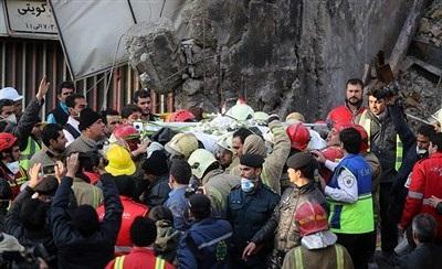 عکس/پیکر آتش نشانان در روز هفتم حادثه پلاسکو 
