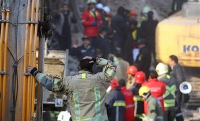 عکس/پیکر آتش نشانان در روز هفتم حادثه پلاسکو 