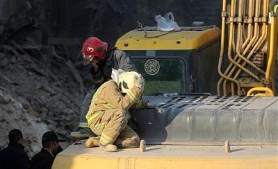 عکس/پیکر آتش نشانان در روز هفتم حادثه پلاسکو 