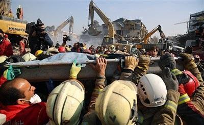 عکس/پیکر آتش نشانان در روز هفتم حادثه پلاسکو 