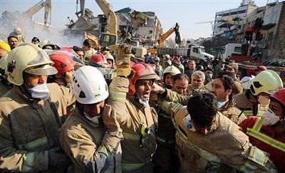 عکس/پیکر آتش نشانان در روز هفتم حادثه پلاسکو 