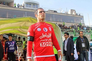 درگیری فیزیکی بین اسطوره پرسپولیس و کاپیتان تراکتور/حمله شدید کاپیتان تراکتوربه ستاره جنجالی پرسپولیس/احترام خودت را نگه دار